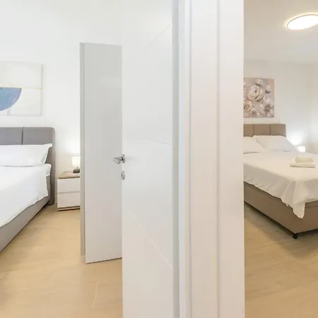Apartment Lotos Zadar